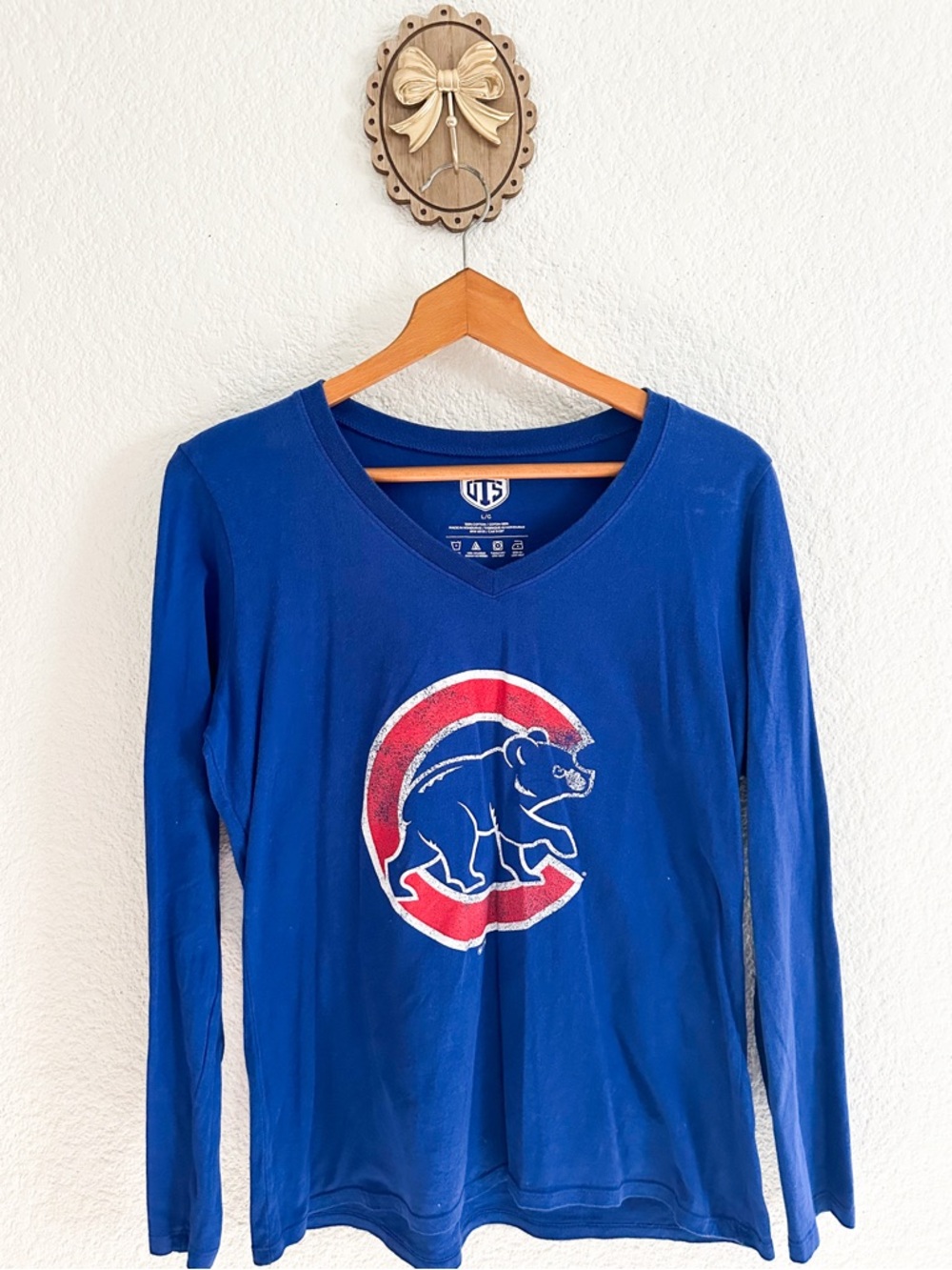 Chicago Cubs Blue V-Neck Long Sleeve Tee